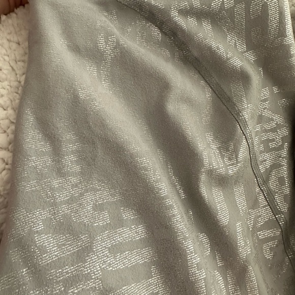 THREE pairs of Fabletics 7/8 leggings - Picture 5 of 5